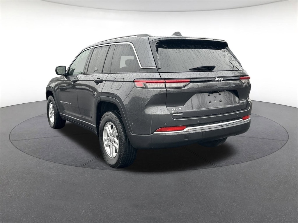 Used 2022 Jeep Grand Cherokee Laredo SUV