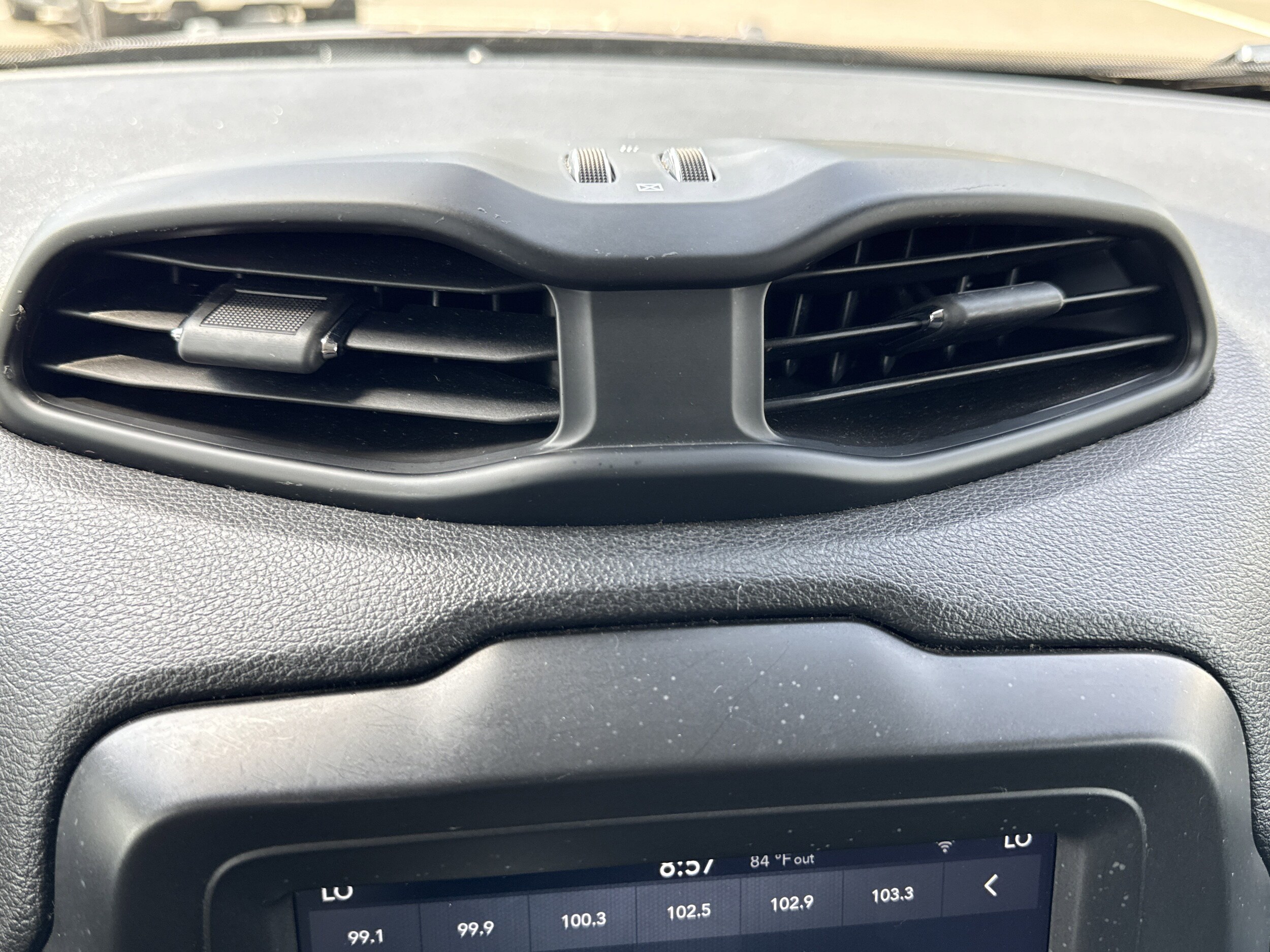 2020 Jeep Renegade Latitude photo 3