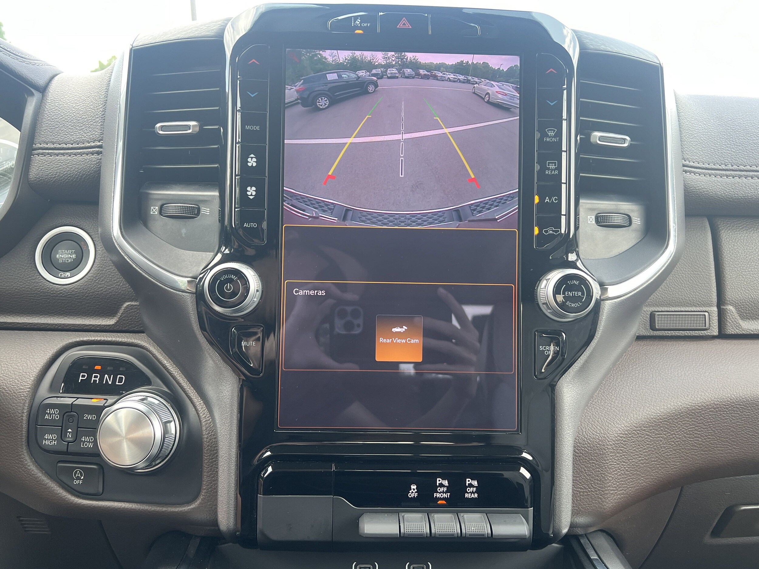 2025 Ram 1500 Laramie photo 3