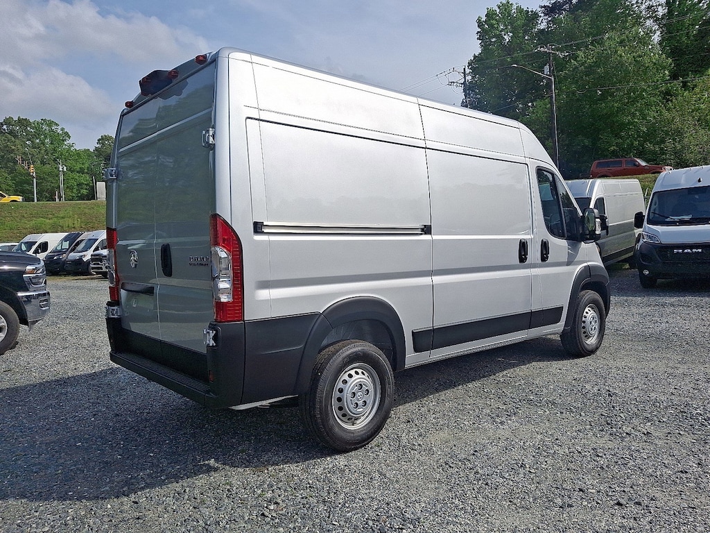 New 2025 Ram ProMaster PROMASTER 1500 TRADESMAN CARGO VAN HIGH ROOF 136' Cargo Van