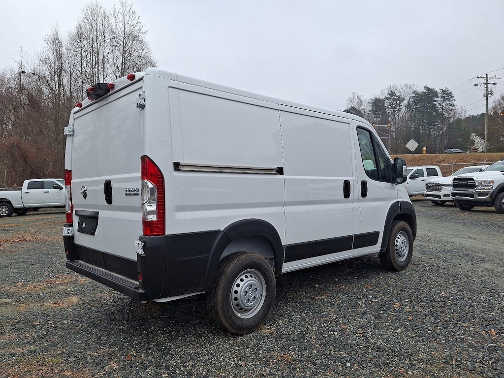 New 2025 Ram ProMaster PROMASTER 1500 TRADESMAN CARGO VAN LOW ROOF 118' W Cargo Van