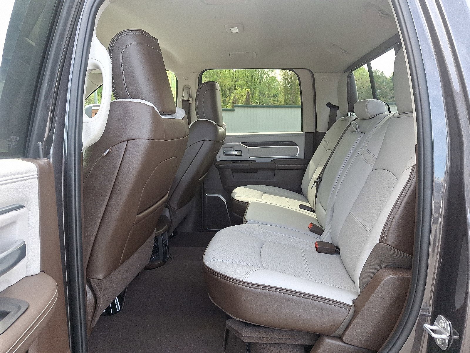 2025 RAM 2500 Laramie - Photo 6