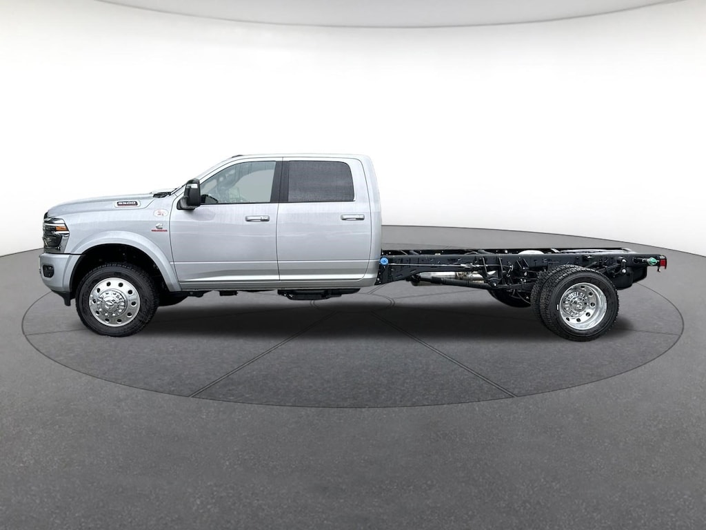 New 2026 Ram 5500 Chassis Cab BIG HORN CREW 4X4 84' CA Crew Cab