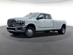 2025 Ram 3500 LIMITED CREW CAB 4X4 8' BOX Crew Cab