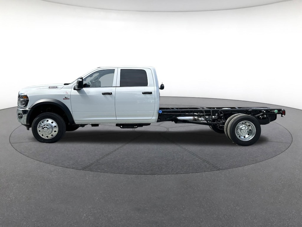 New 2026 Ram 4500 Chassis Cab TRADESMAN CREW 4X2 84' CA Crew Cab