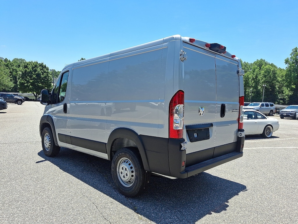 New 2025 Ram ProMaster PROMASTER 1500 TRADESMAN CARGO VAN LOW ROOF 118' W Cargo Van