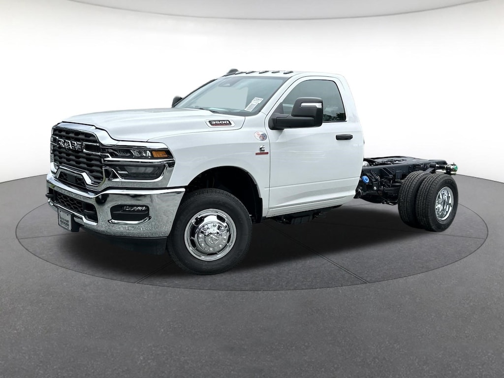 New 2026 Ram 3500 TRADESMAN CHASSIS REGULAR CAB 4X4 60' CA Regular Cab