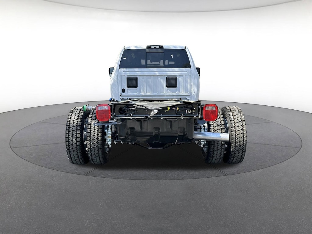 New 2026 Ram 5500 Chassis Cab BIG HORN CREW 4X4 84' CA Crew Cab