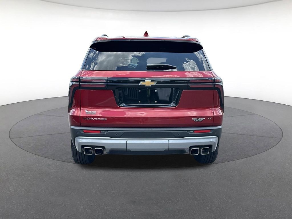 Used 2024 Chevrolet Traverse LT SUV