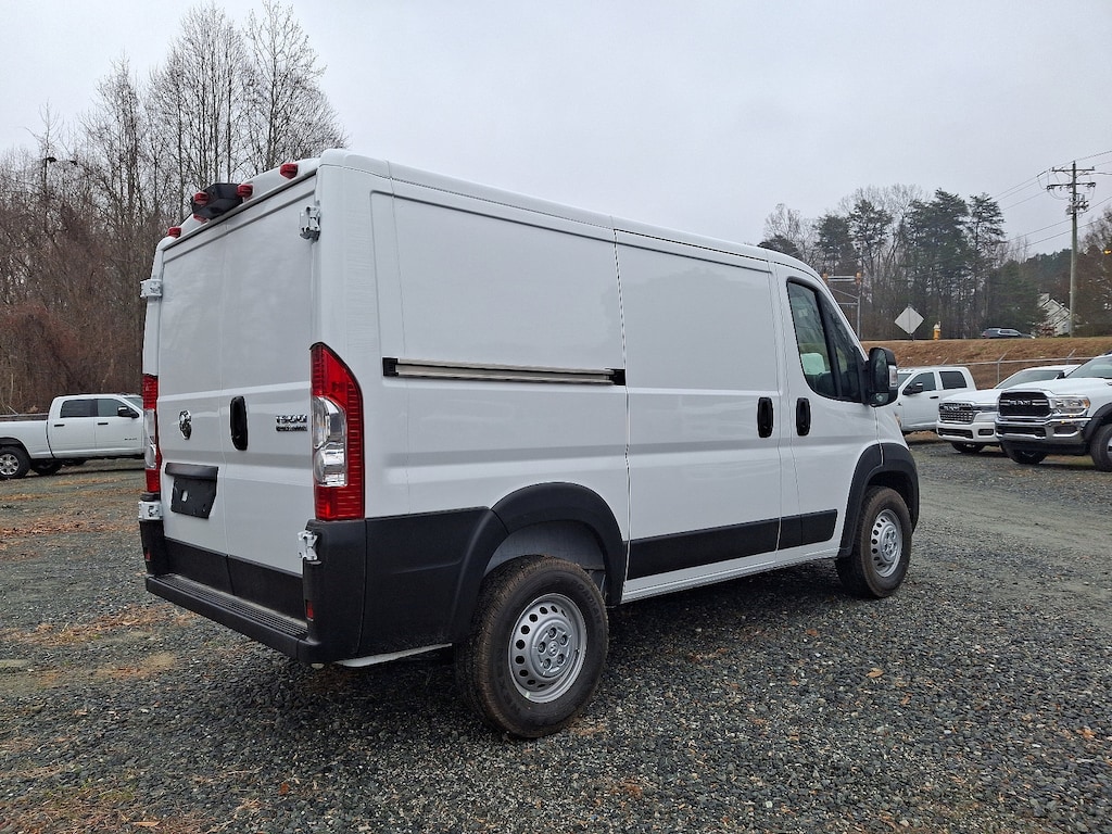 New 2025 Ram ProMaster PROMASTER 1500 TRADESMAN CARGO VAN LOW ROOF 118' W Cargo Van