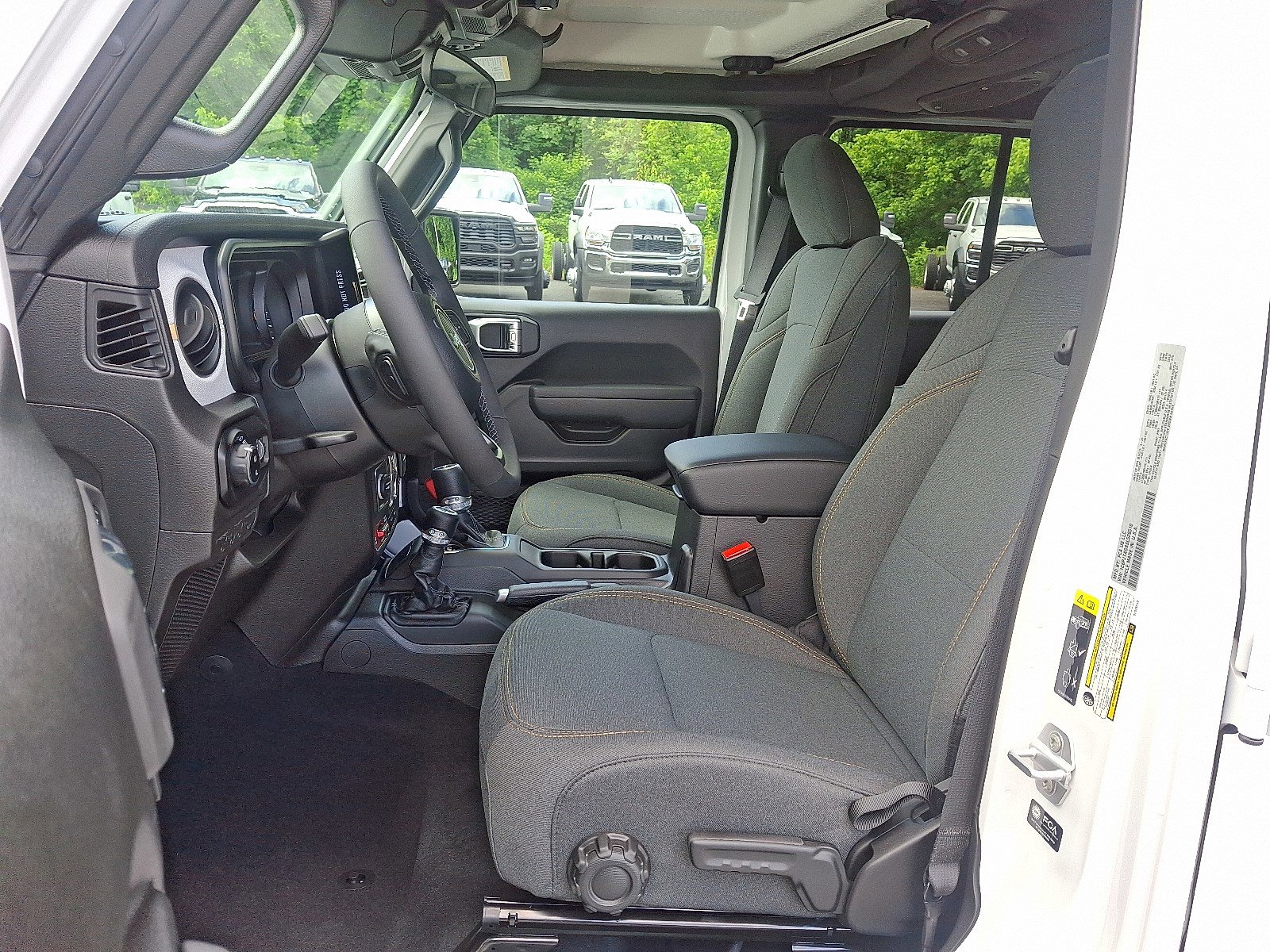 2025 Jeep Gladiator Willys - Photo 9