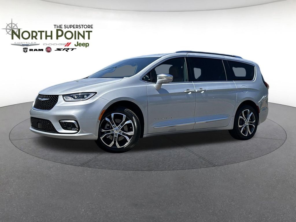 Used 2024 Chrysler Pacifica Pinnacle Minivan/Van