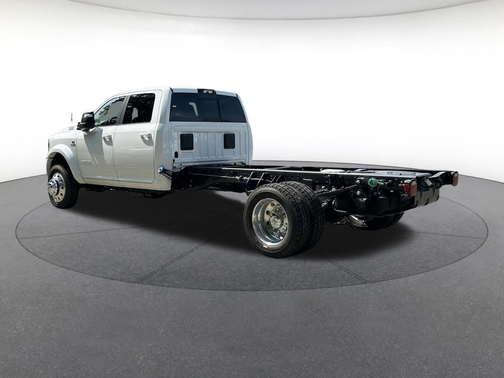 New 2026 Ram 5500 BIG HORN CHASSIS CREW CAB 4X4 84' CA Crew Cab