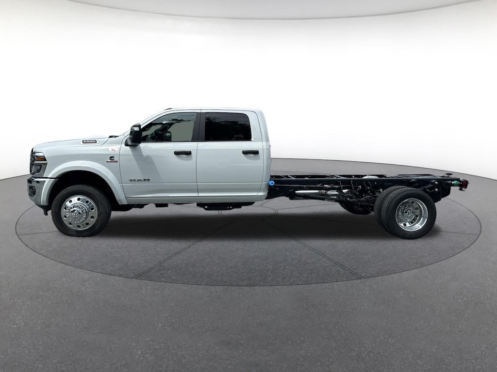 New 2026 Ram 5500 BIG HORN CHASSIS CREW CAB 4X4 84' CA Crew Cab