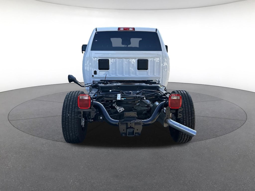 New 2026 Ram 2500 TRADESMAN CREW CAB 4X2 8' BOX Crew Cab