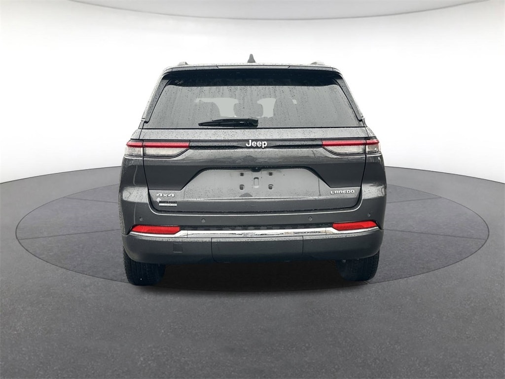 Used 2022 Jeep Grand Cherokee Laredo SUV