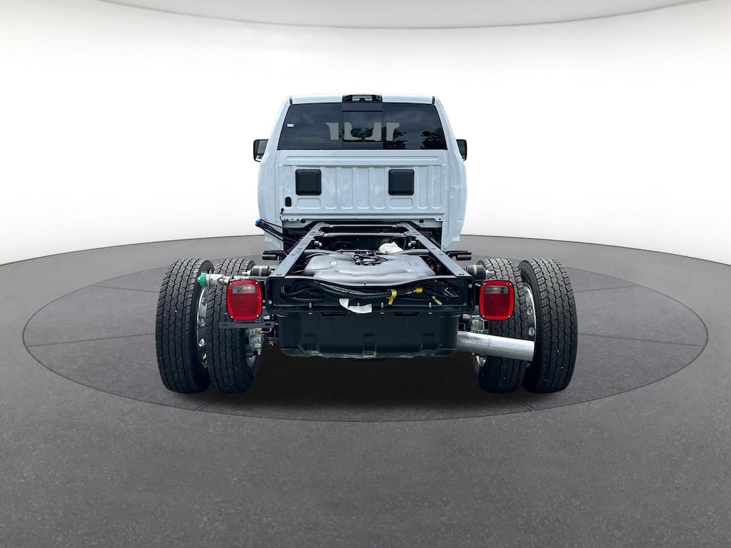 New 2026 Ram 5500 BIG HORN CHASSIS CREW CAB 4X4 84' CA Crew Cab