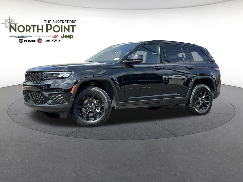 Used 2025 Jeep Grand Cherokee Altitude SUV