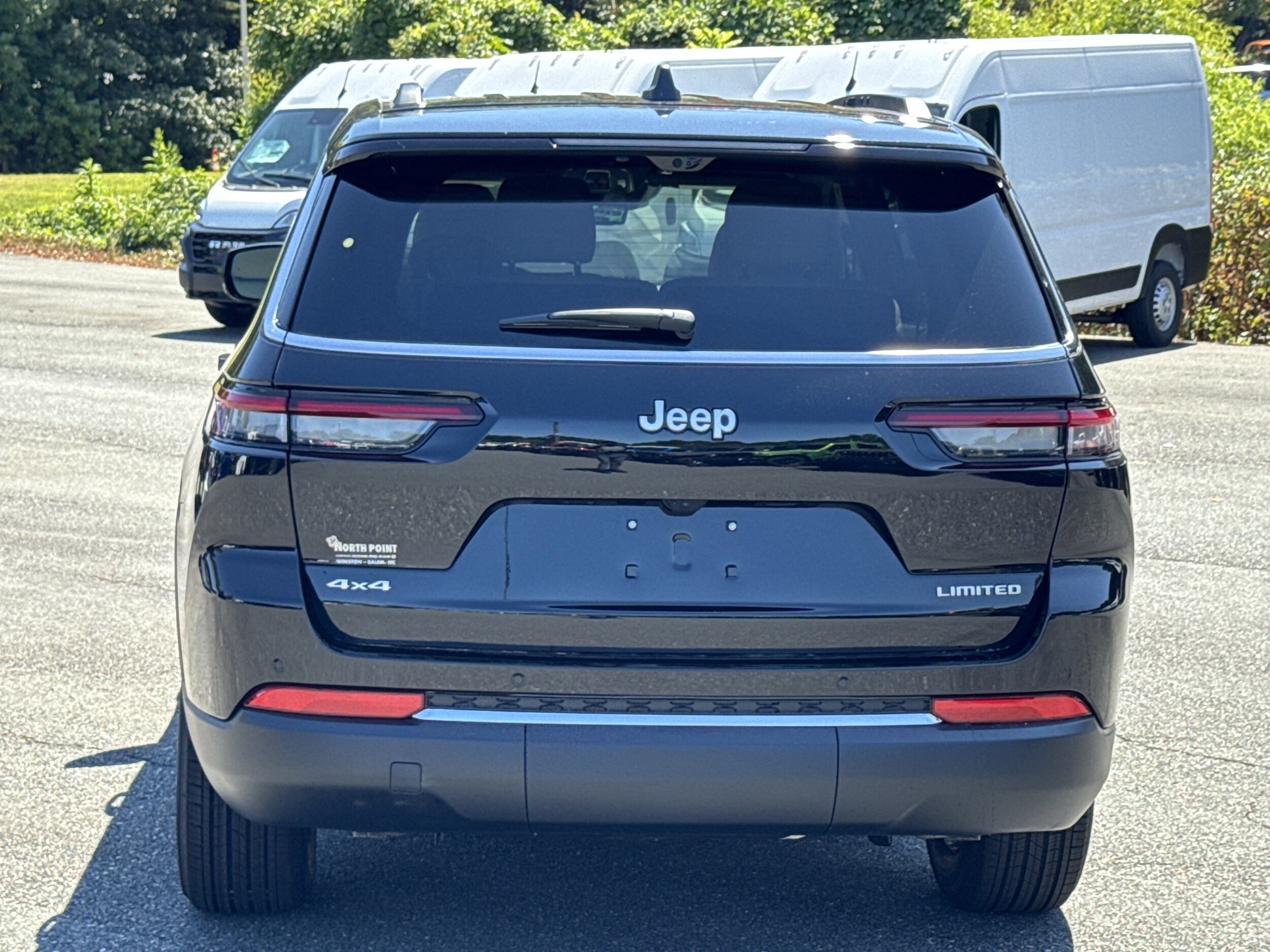 2025 Jeep Grand Cherokee Limited photo 3