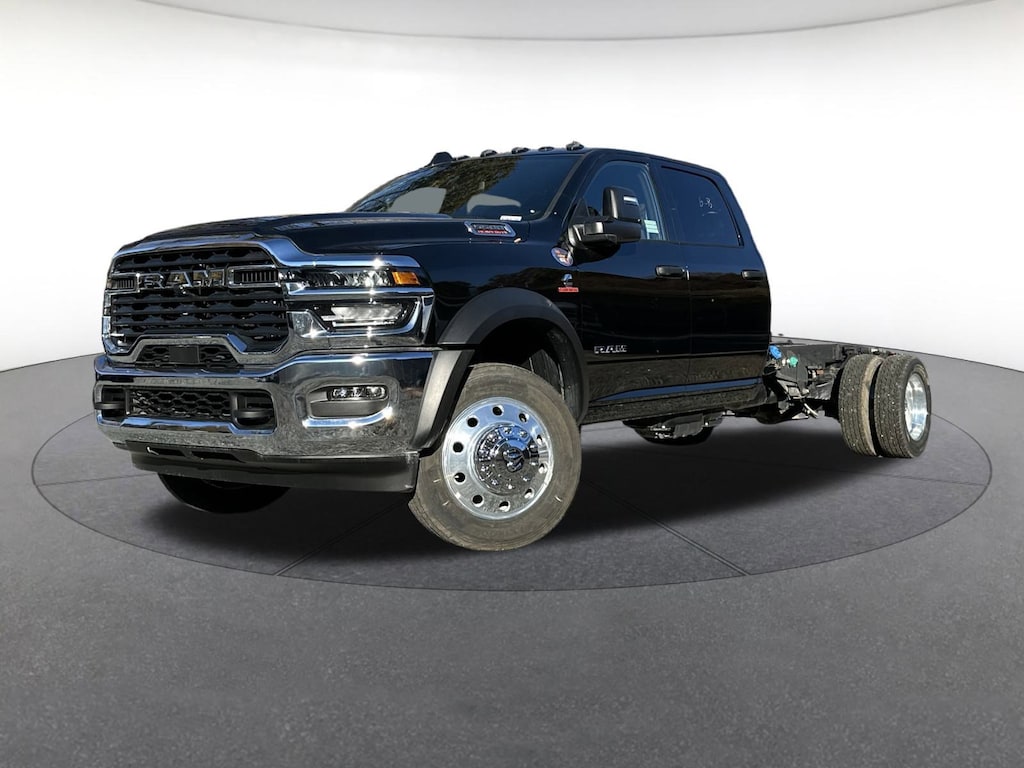 New 2025 Ram 5500 Chassis Cab BIG HORN CREW 4X4 84' CA Crew Cab