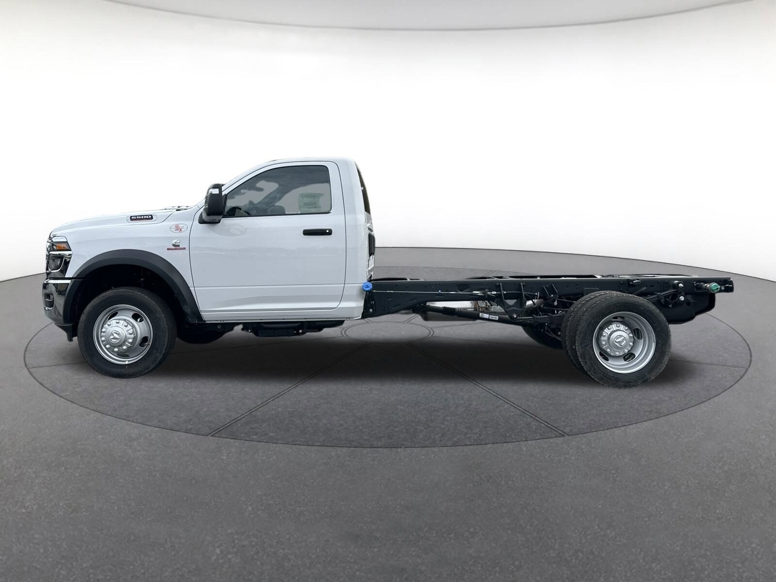 2026 Ram 5500 Tradesman photo 2