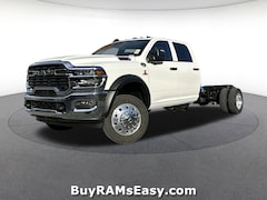 2026 Ram 5500 Chassis Cab TRADESMAN  CREW  4X4 84' CA Crew Cab