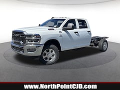 2025 Ram 3500 Chassis Cab 3500 TRADESMAN CREW CAB CHASSIS 4X4 60' CA Crew Cab