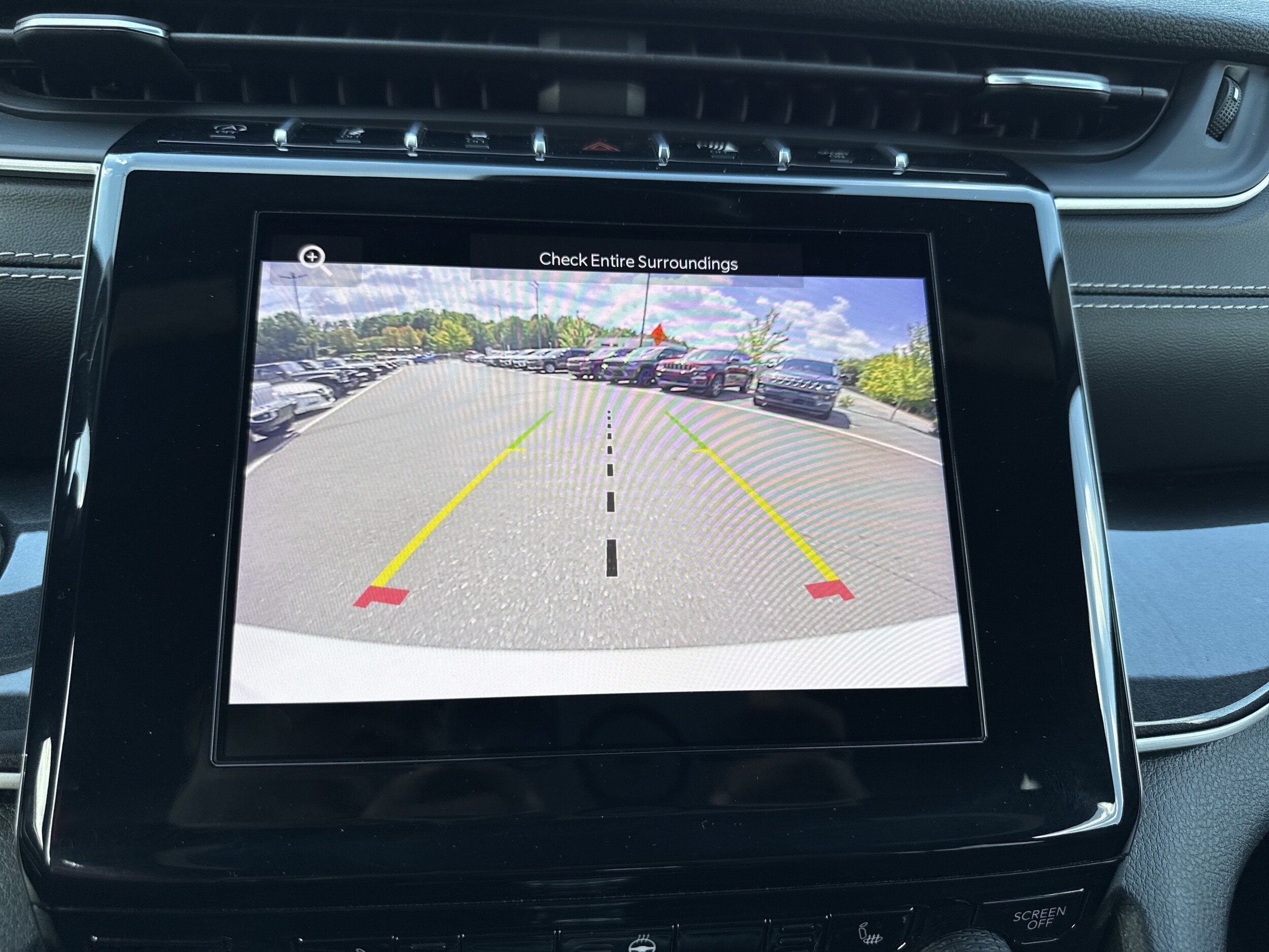 2022 Jeep Grand Cherokee Laredo Altitude photo 3