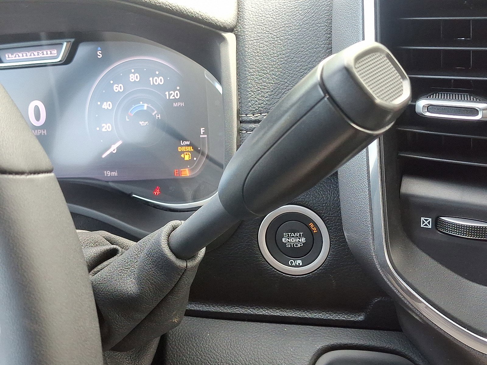 2025 RAM 2500 Laramie - Photo 10