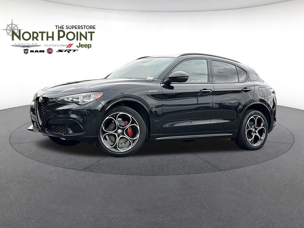 2025 Alfa Romeo Stelvio Stelvio AWD's photo