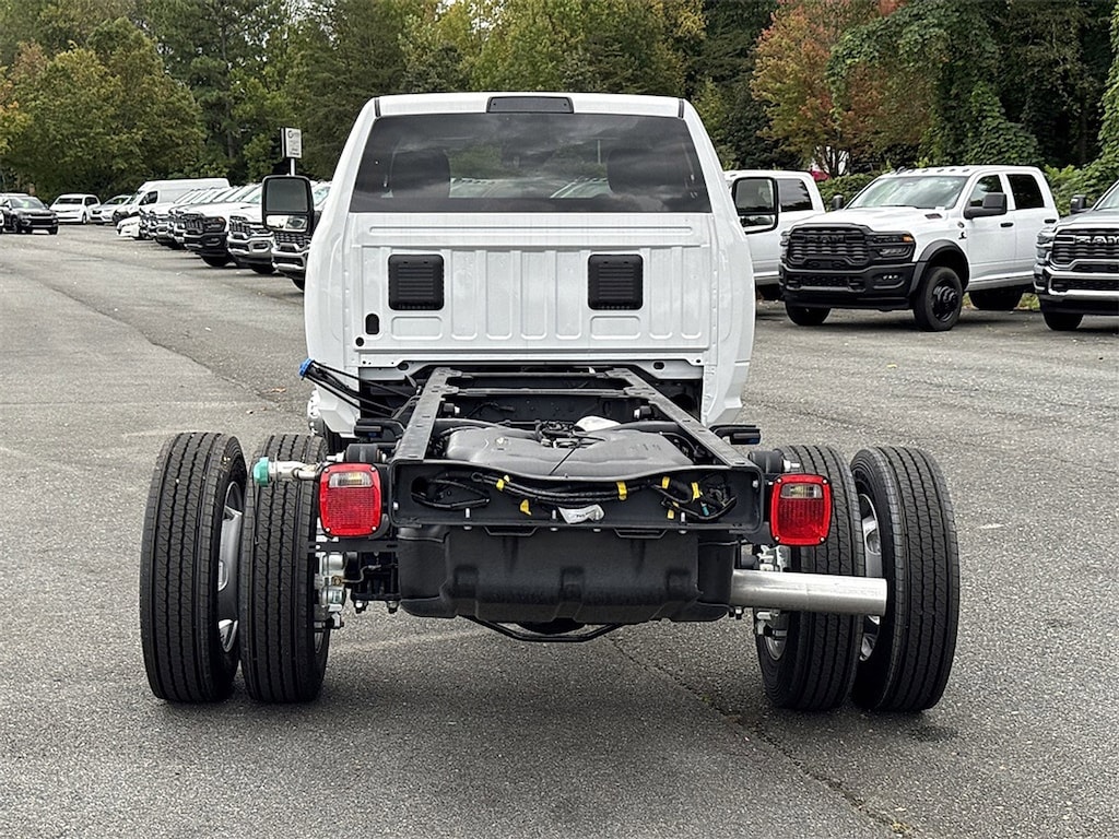 New 2026 Ram 3500 LARAMIE MEGA CAB 4X4 6'4 BOX Mega Cab