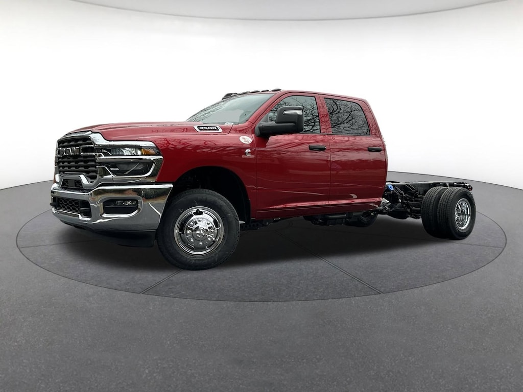 New 2026 Ram 3500 Chassis Cab TRADESMAN CREW 4X4 60' CA Crew Cab