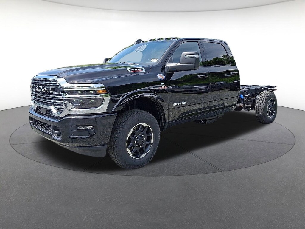 New 2025 Ram 3500 Chassis Cab BIG HORN CREW 4X4 60' CA Crew Cab