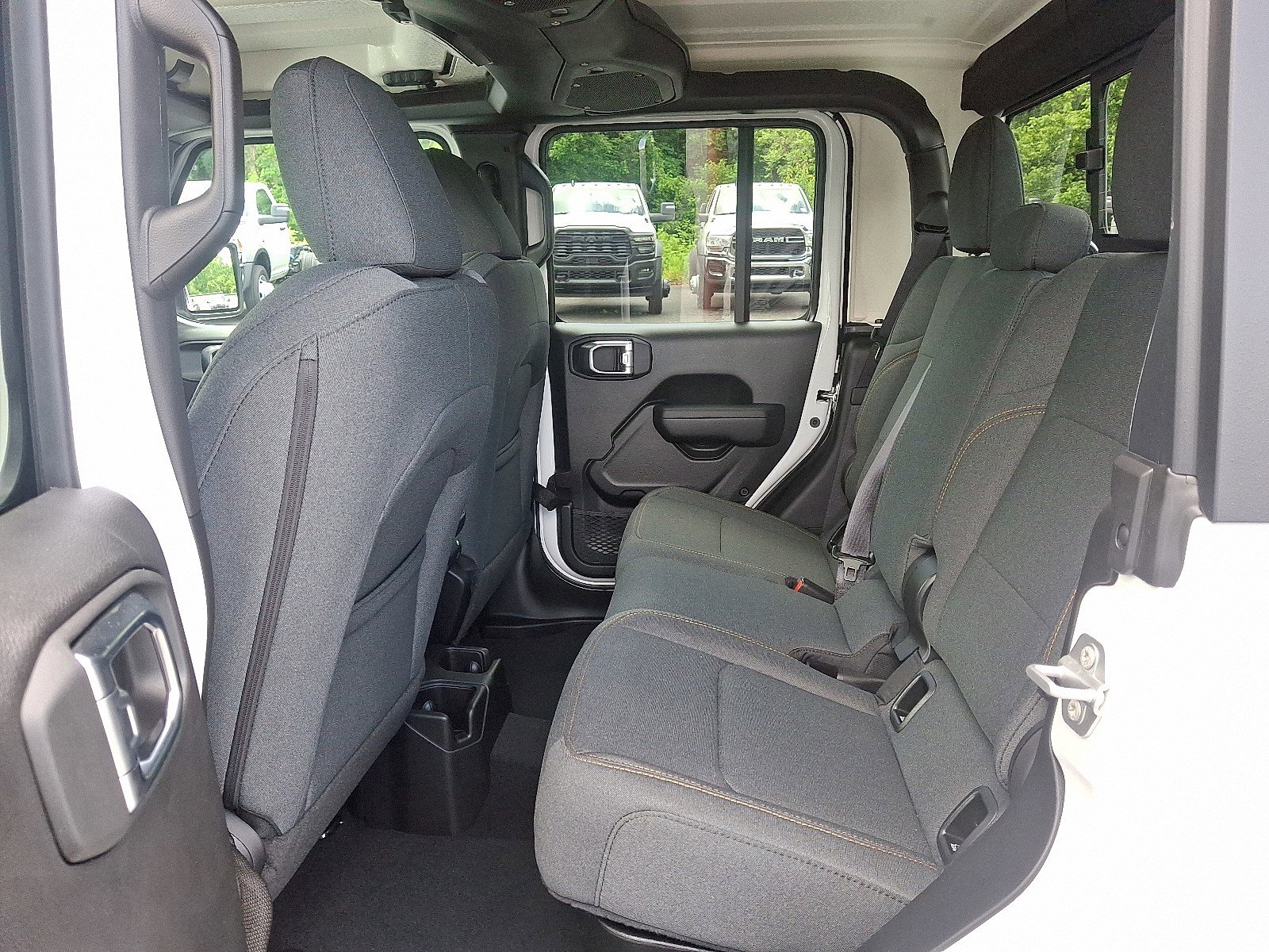 2025 Jeep Gladiator Willys - Photo 6