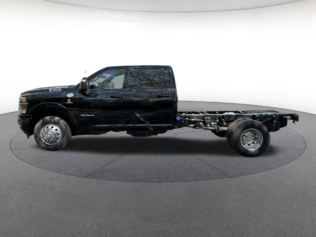 New 2026 Ram 3500 Chassis Cab BIG HORN CREW 4X4 60' CA Crew Cab