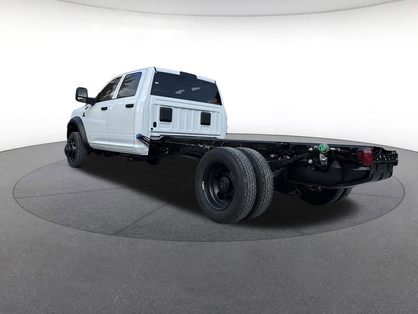 2026 Ram 5500 Tradesman photo 3