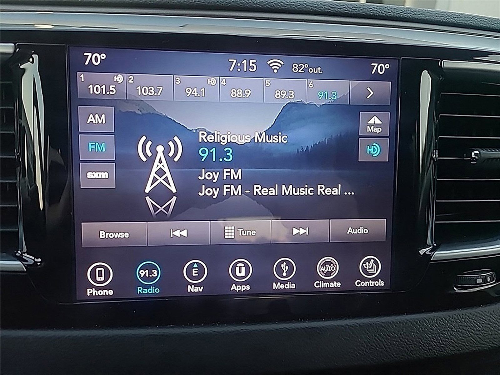 2018 Chrysler Pacifica Touring Plus photo 4