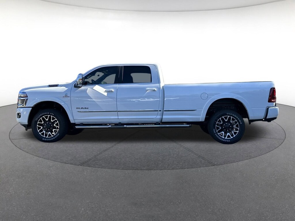 New 2026 Ram 3500 LIMITED CREW CAB 4X4 8' BOX Crew Cab