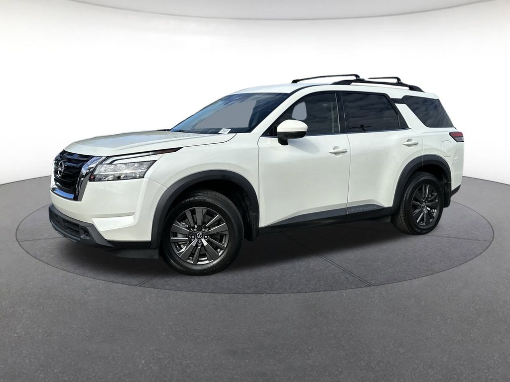 2022 Nissan Pathfinder SV