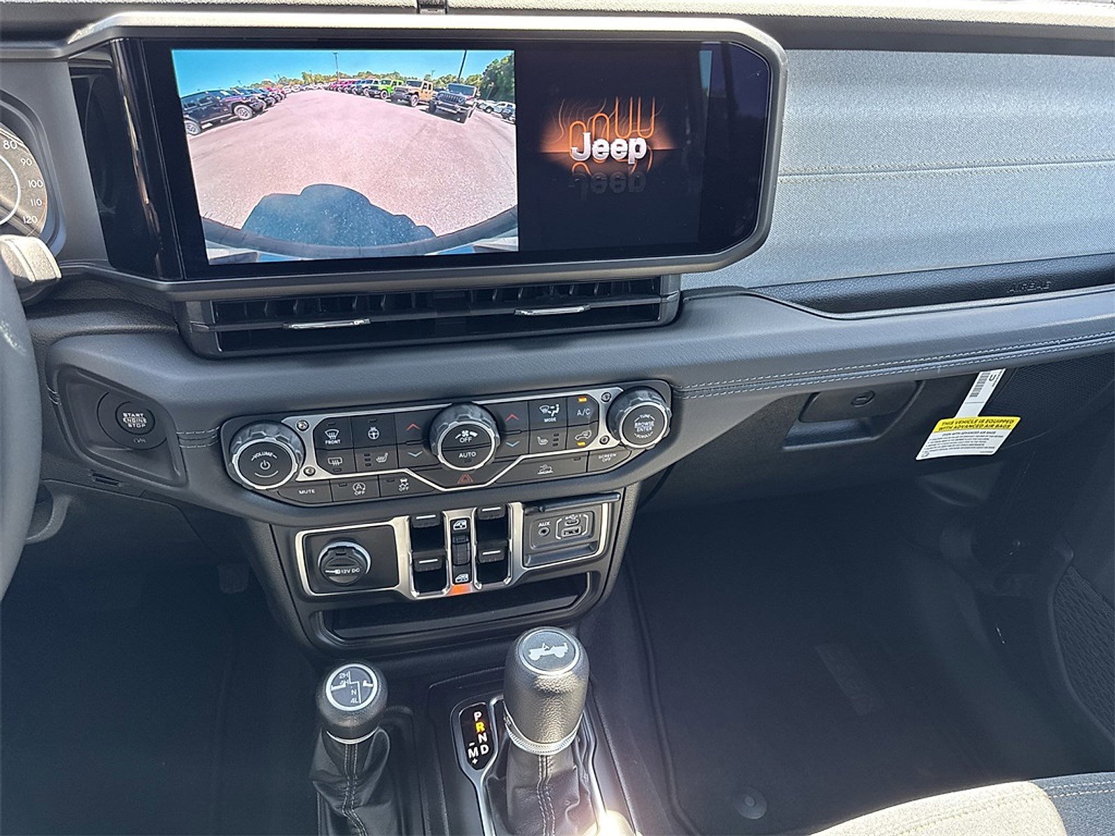 2025 Jeep Wrangler 4-Door Sahara - Photo 8