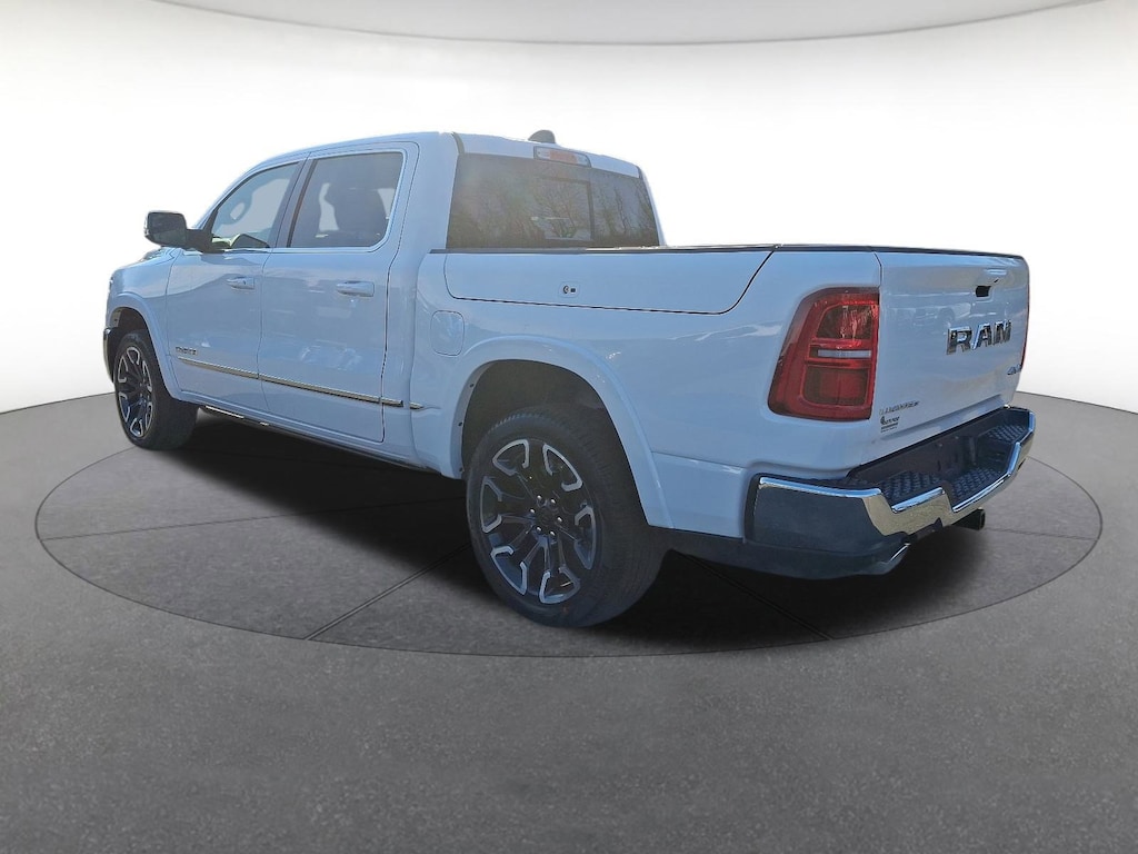 New 2025 Ram 1500 LIMITED CREW CAB 4X4 5'7 BOX Crew Cab