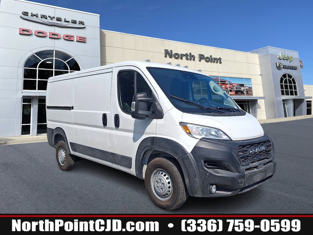 New 2025 Ram ProMaster PROMASTER 1500 TRADESMAN CARGO VAN LOW ROOF 136' W Cargo Van