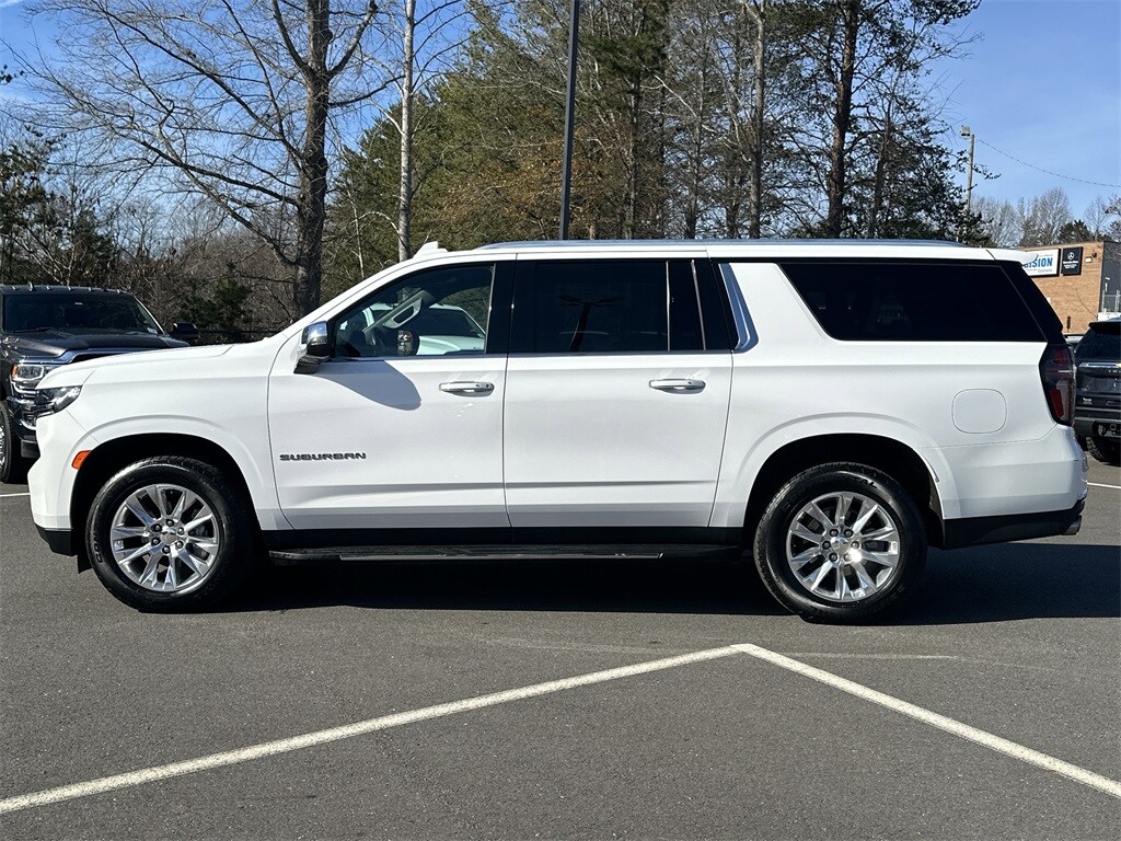 2023 Chevrolet Suburban Premier photo 2
