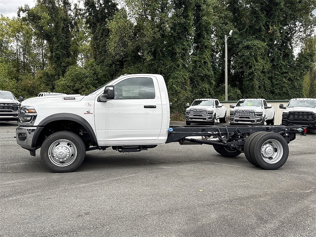 New 2026 Ram 3500 LARAMIE MEGA CAB 4X4 6'4 BOX Mega Cab