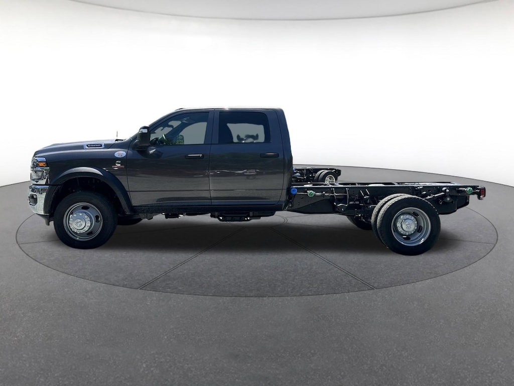New 2026 Ram 5500 Chassis Cab TRADESMAN CREW 4X4 60' CA Crew Cab