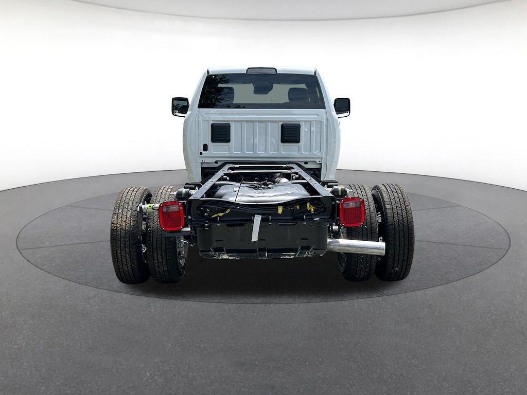 New 2026 Ram 3500 TRADESMAN CHASSIS REGULAR CAB 4X4 84' CA Regular Cab