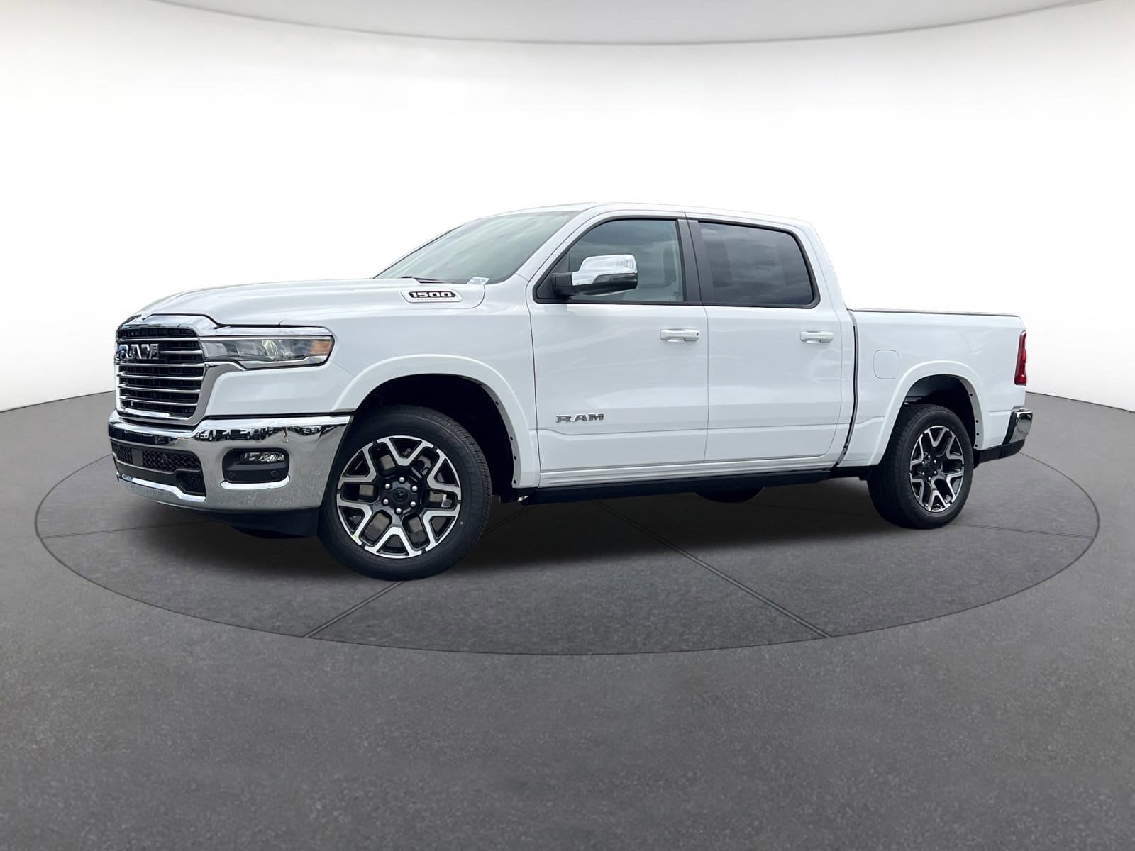 2026 Ram 1500 LARAMIE CREW CAB 4X4 5'7 BOX
