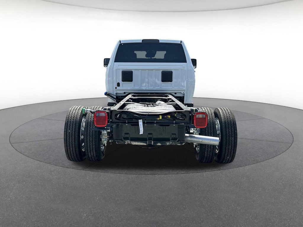 New 2026 Ram 4500 Chassis Cab TRADESMAN CREW 4X2 84' CA Crew Cab