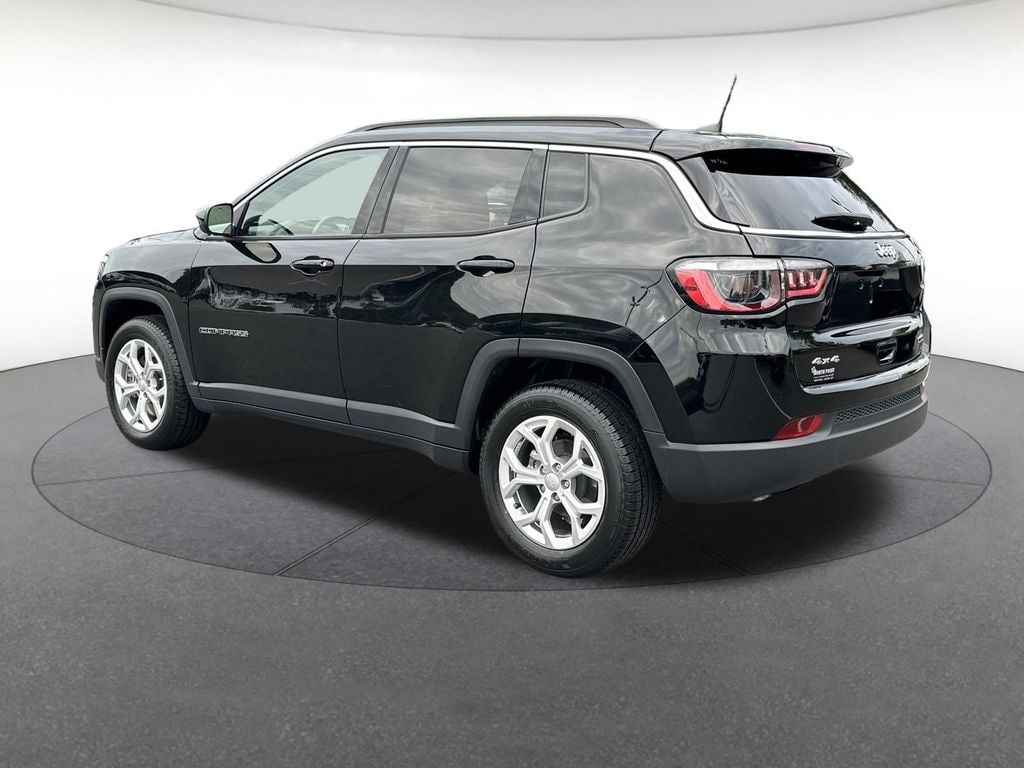 Used 2024 Jeep Compass Latitude SUV