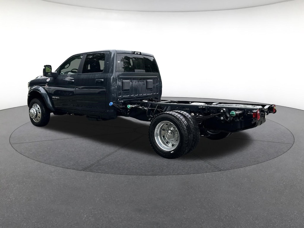 New 2026 Ram 5500 BIG HORN CHASSIS CREW CAB 4X4 60' CA Crew Cab